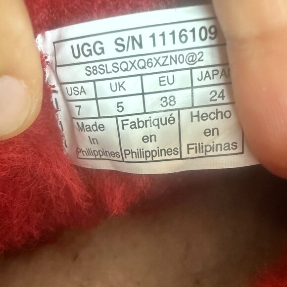 UGG Women's Classic Ultra Mini Cardinal Red NWOB Sz. 7 Retails $160 - Picture 11 of 11